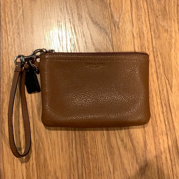 Coach Handbags - Coach wristlet